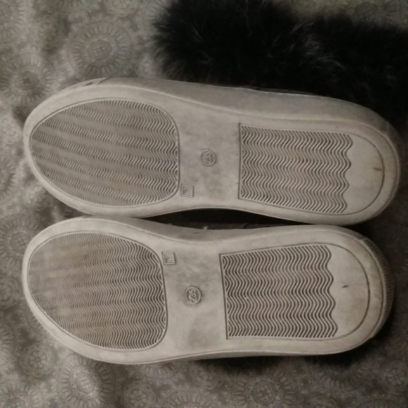 Gray suede sneaker/bootie with faux fur top sz 7 US - Picture 5 of 6